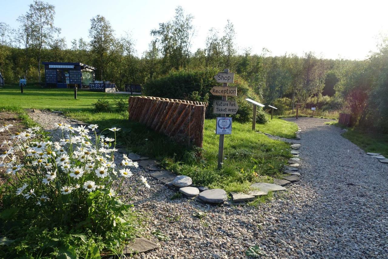 Wild Caribou Dome Hotel Lakselv Exterior photo